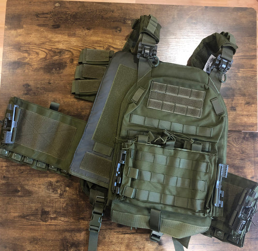 High Plate carrier with attachments fits 11 x 14 and 10 x 12 armor plates